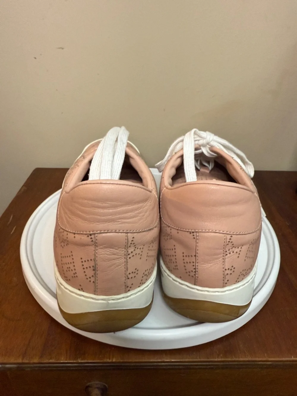 Burberry Timsbury Perforated Logo Pink
Leather Sneakers Size EU 41 - Picture 4 of 8